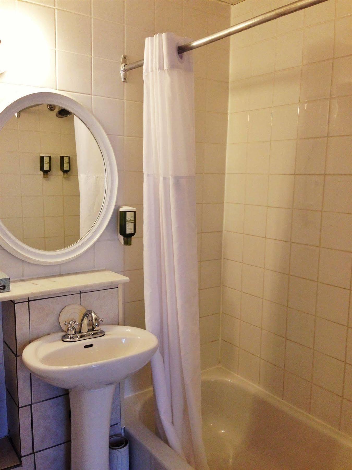 Hotel Ambrose House & Cafe - Self Check-in 3*